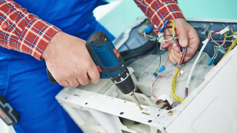 Elmadağ Mitsubishi Mitsubishi çamaşır makinesi kart tamiri – Su almama arızası orijinal parça ile giderildi. - Teknik servis örneği